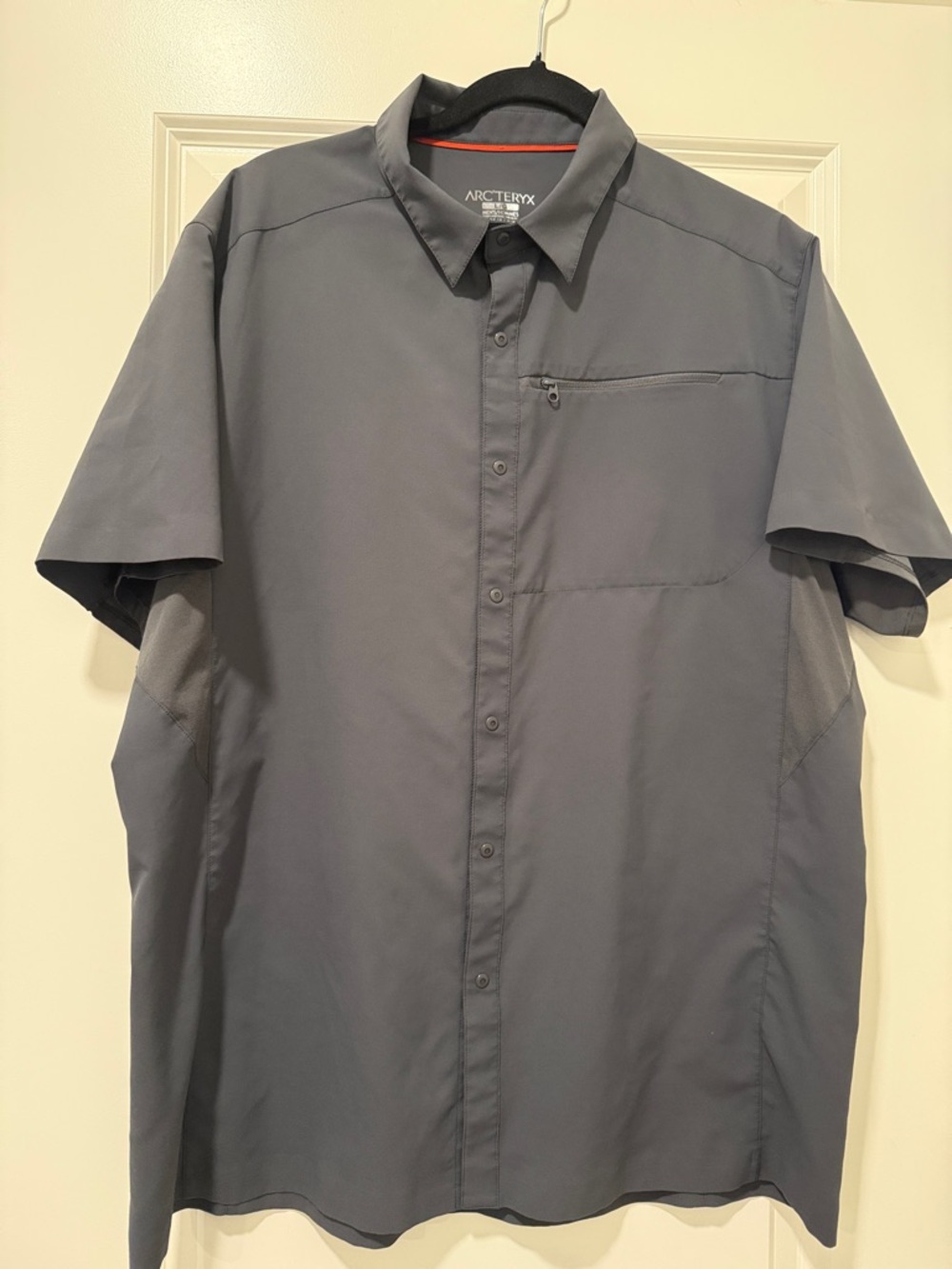 ARC’TERYX Dark Gray Button-Up Skyline Short Sleeve Shirt Men’s Large L